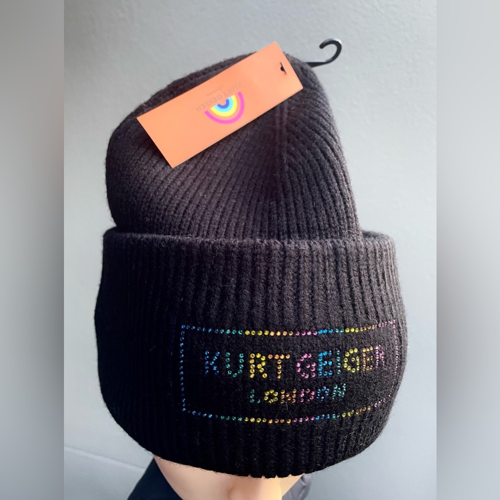 Kurt Geiger Women Black Beanie.
NWT - Picture 13 of 17